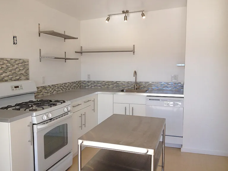 5924 Park Blvd — Photo 17