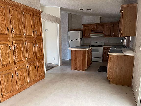 2nd image of 311 Copano Heights Blvd