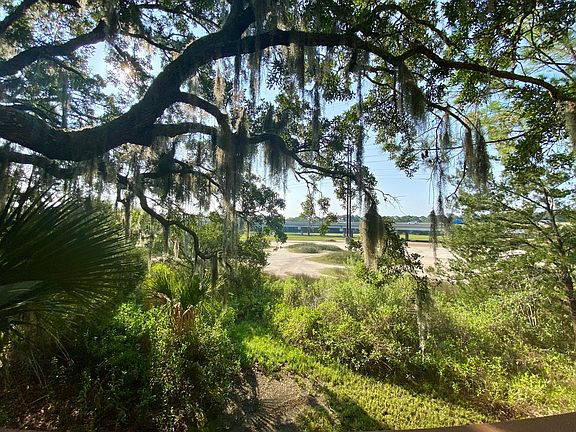 3rd image of 22 Salt Marsh Dr