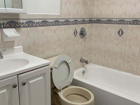 4th image of 3405 Bruner Ave #M