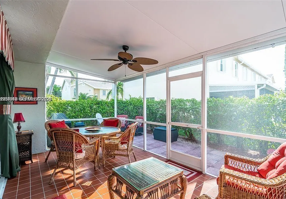 221 Waterside Dr #221