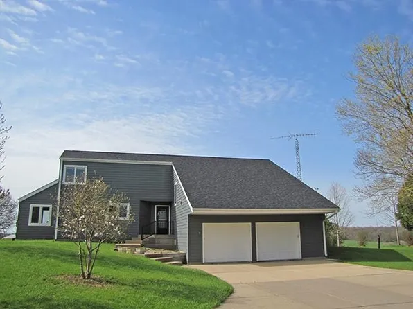 1725 County Road B, Platteville, WI 53818