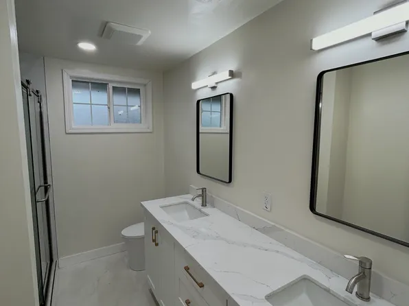 135 Lois Ln, Palo Alto, CA 94303