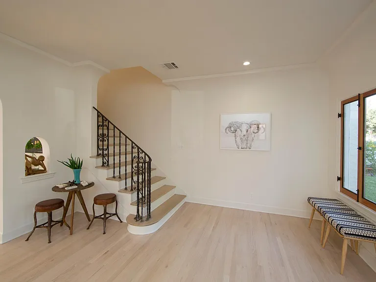 1023 N La Jolla Ave — Photo 9