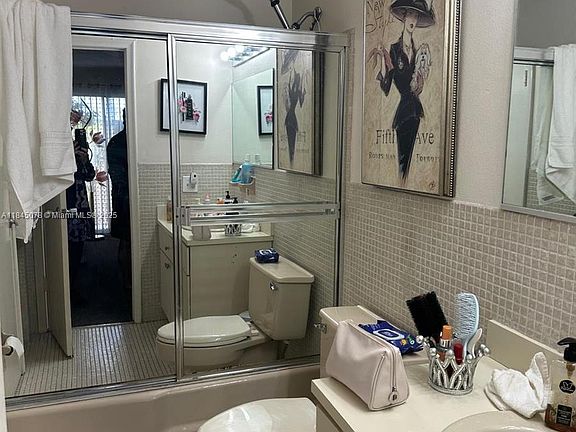 4th image of 309 S Royal Poinciana Blvd APT 302