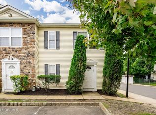 16 Aspen Ct, Lakewood, NJ 08701