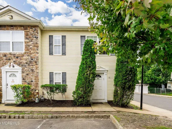 16 Aspen Court, Lakewood, NJ 08701