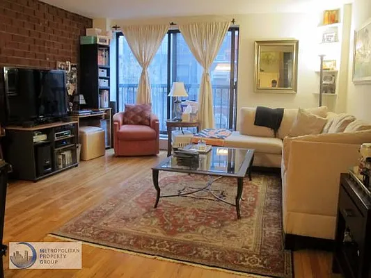 Rented by Metropolitan Property Group | media 20