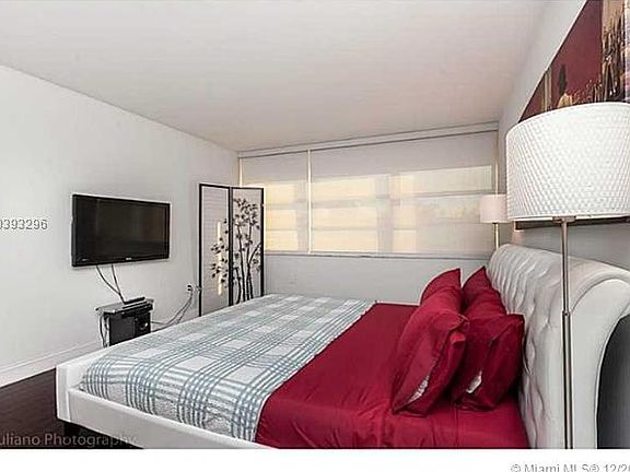 4th image of 18021 Biscayne Blvd APT 303