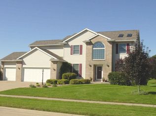 275 Knowling Dr, Coralville, IA 52241