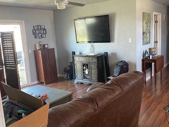 2nd image of 3313 Hampton Dr