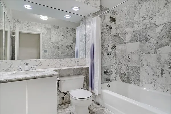 Rented by R New York | media 13