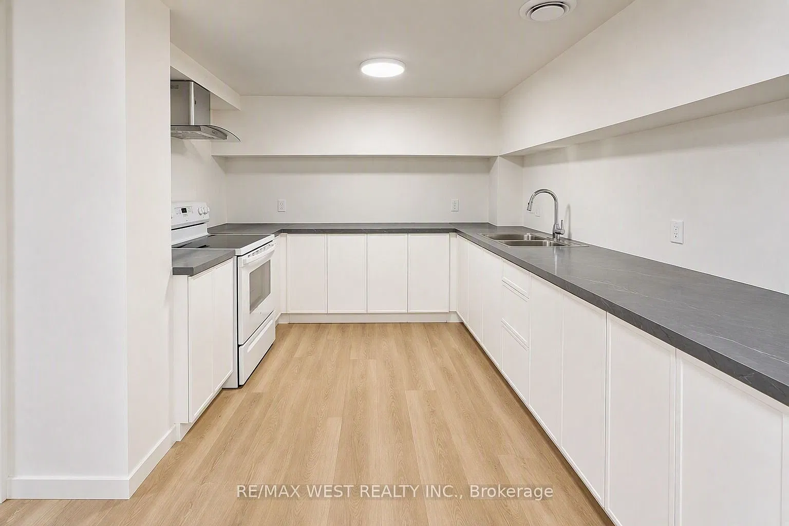 2 bed, $2,400 — Photo 3