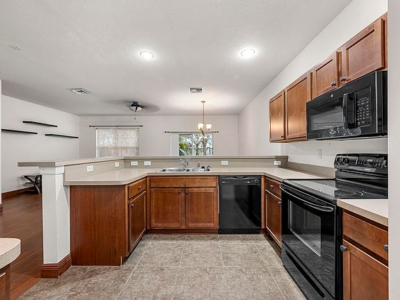 3rd image of 2545 Creekside Drive