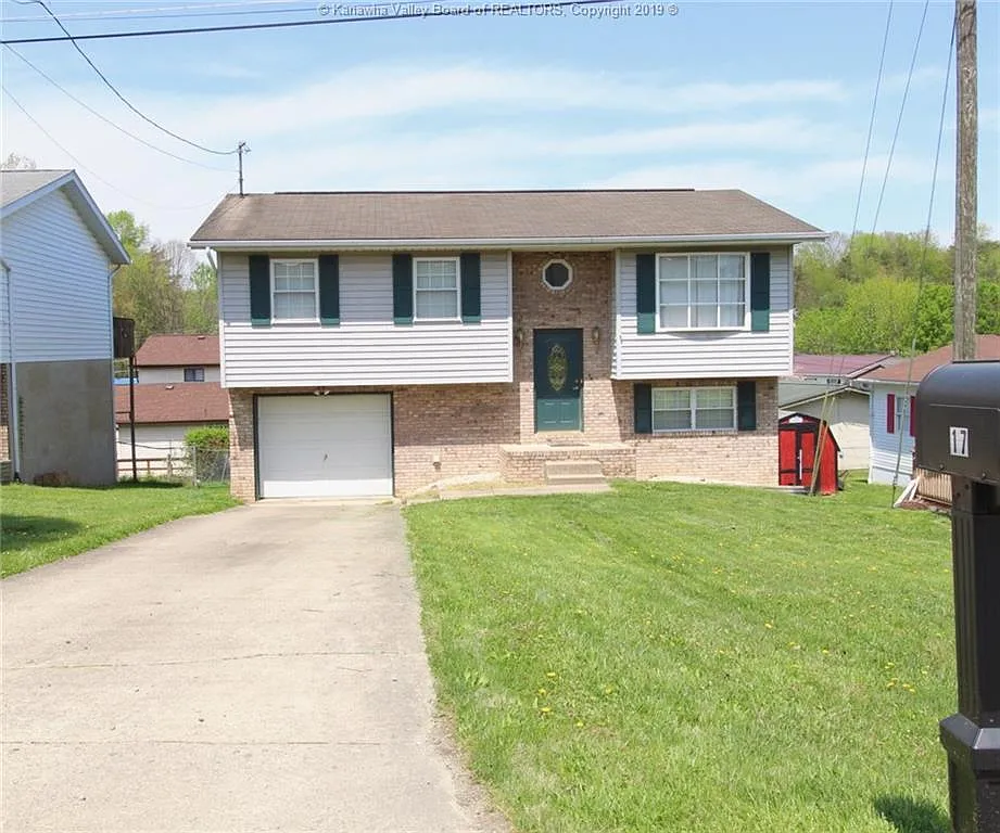 17 Seville Dr photo 1