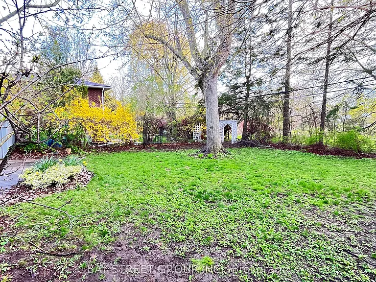 153 Simpson Rd — Photo 28
