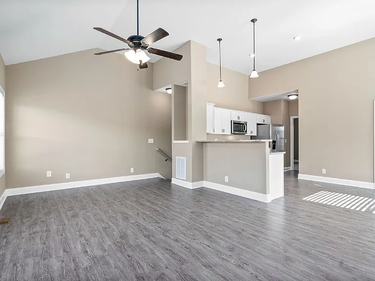 172 Dundee Dr — Photo 12