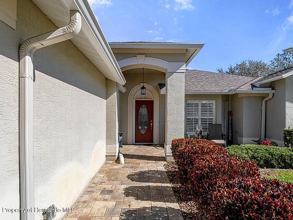 5th image of 18604 Myrtlewood Dr