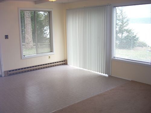 2nd image of 526 Pullman Rd