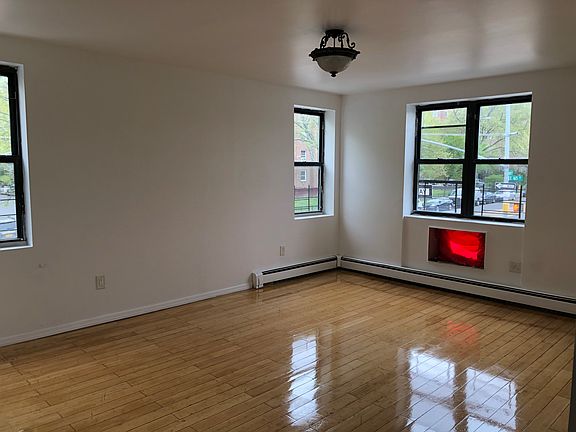 2nd image of 780 E 165th St Floor 3