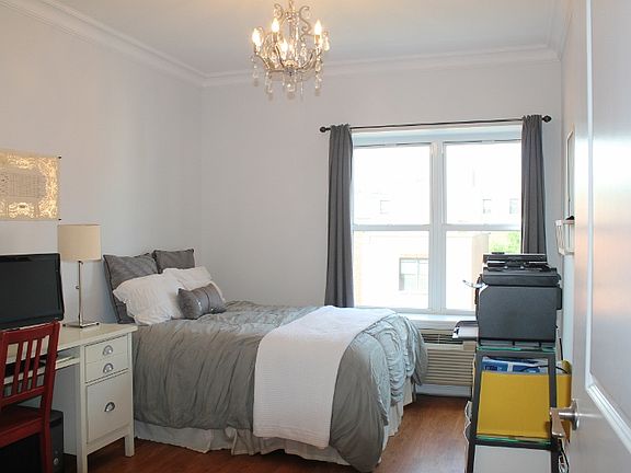 2nd image of 261 W 112th St APT 6A