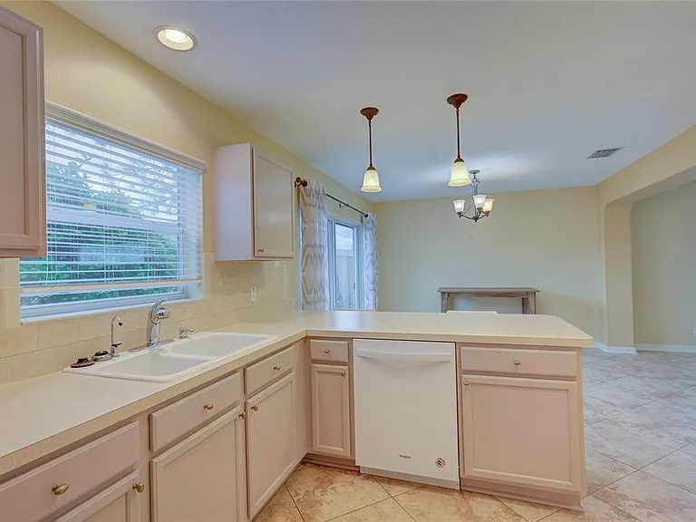 13298 Thoroughbred Loop — Photo 7