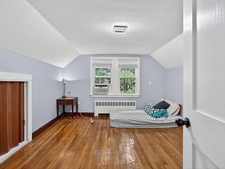 26 Beulah St — Photo 27