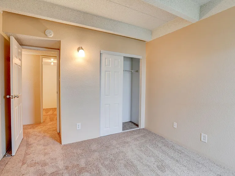Summit View Village Apartments — Photo 46