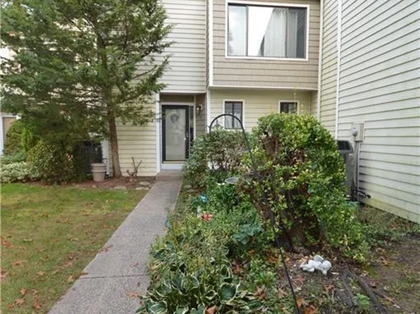 17 Currier Court #17, Cheshire, CT 06410