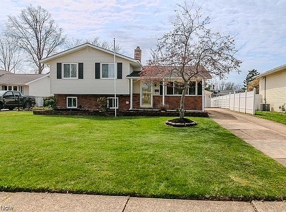 4th image of 466 Waterbury Dr