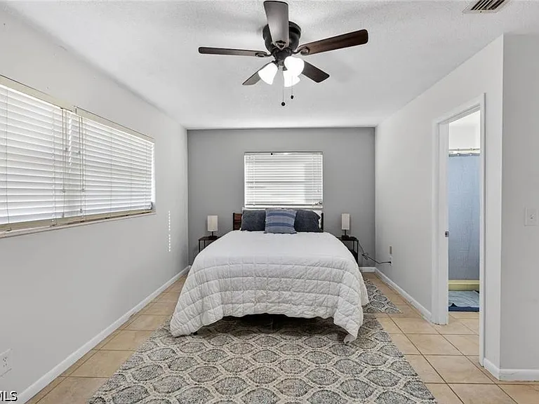 211 S Lake Dr — Photo 16
