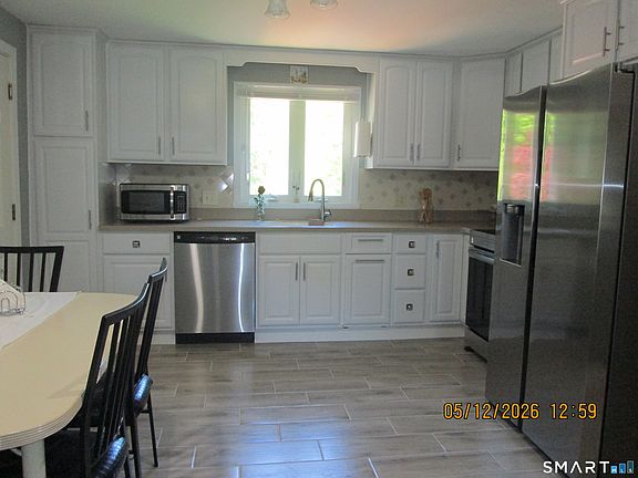 4th image of 12 Briarwood Lane