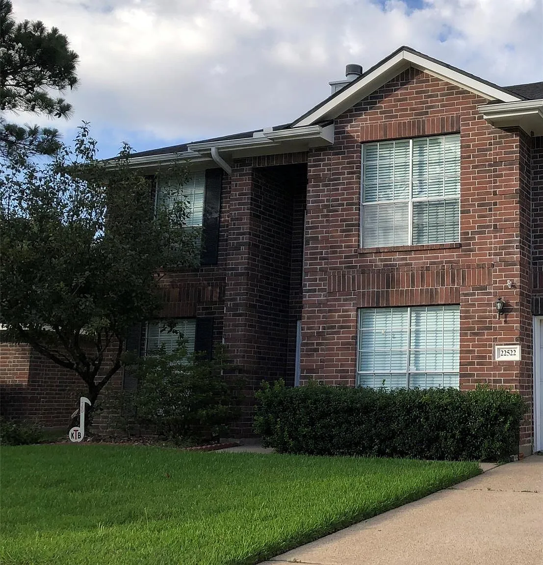 4 bed, 2.5 bath, 2723 sqft, $2,290 — Photo 4