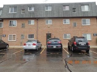 9389 Bay Colony Dr, Des Plaines, IL 60016