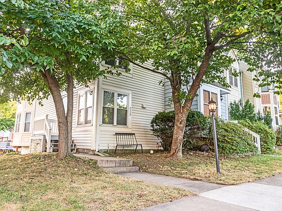 3rd image of 7327 Castleberg Ct
