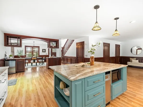 32 Witham St #B, Gloucester, MA 01930