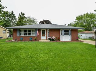 6089 Oriole Ln, Greendale, WI 53129