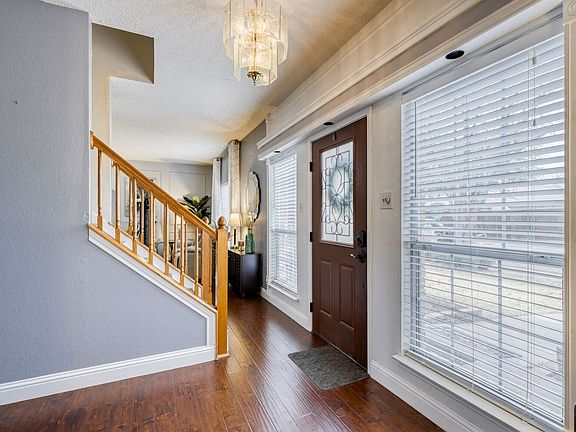 4th image of 2600 Primrose Ln