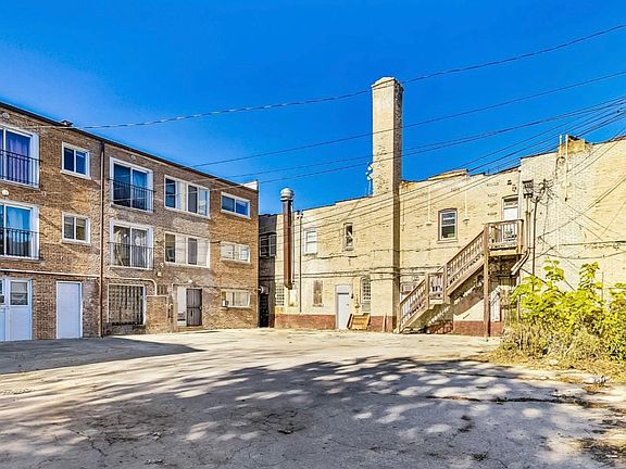 3rd image of 7115 S Oglesby Ave #2N