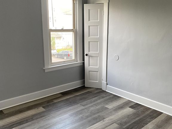 5th image of 155 Daly Ave Floor 2