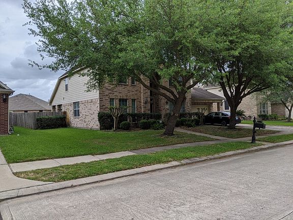 3rd image of 2110 Venezia Dr