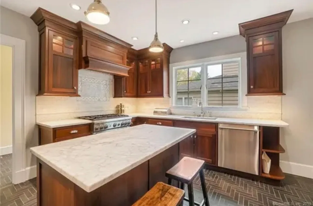 4 bed, 2.5 bath, 3010 sqft, $4,000 — Photo 3