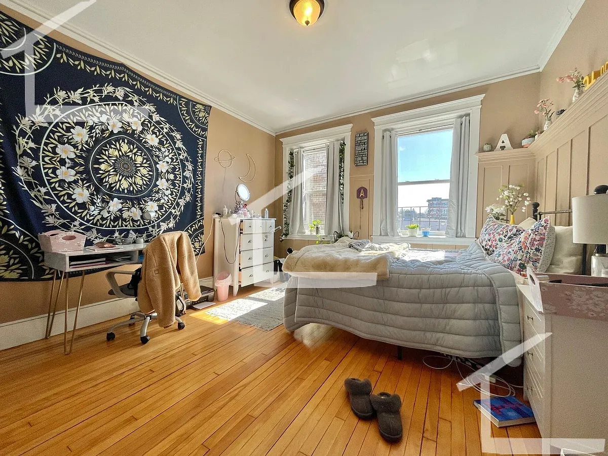 Building Photo - 14 Glenville Ave #2