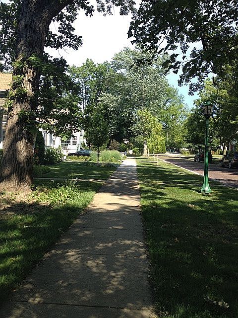 2nd image of 1520 Elmwood Ave