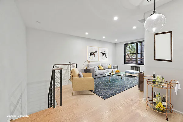 Sold by Poljan Properties Inc. | media 25