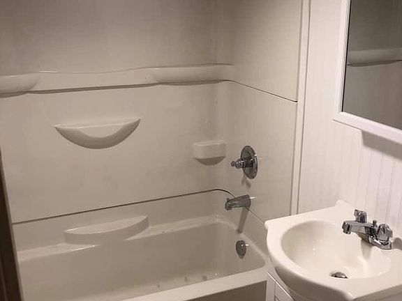 2nd image of 1042 Lemont Ct APT 1