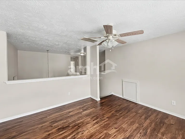 7015 Atasca Creek Dr — Photo 9
