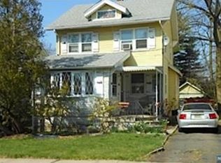 285 Queens Ct, Teaneck, NJ 07666