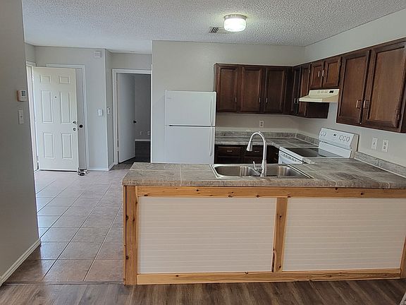 2nd image of 8415 Cranberry Hl #101