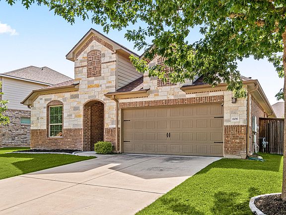 3rd image of 608 Purtis Creek Ln